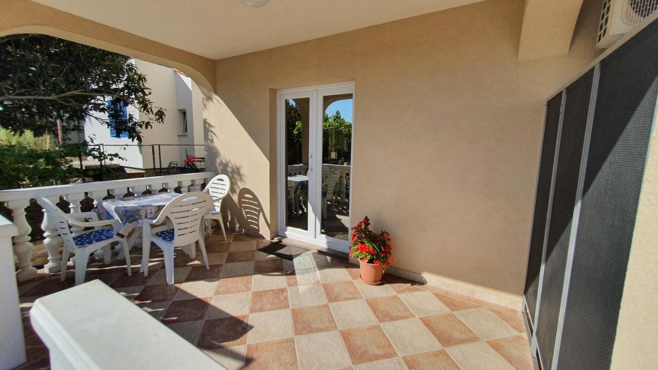 Apartment Nevenka Krk Town Extérieur photo